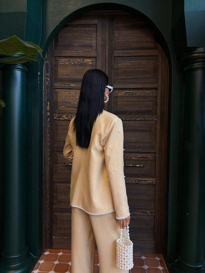 Set de Blazer y Pantalón con Detalles de Perlas